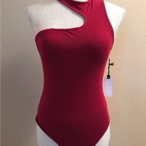 NWT SIZE S Astr Asymmetrical Red Sleeveless Bodysuit